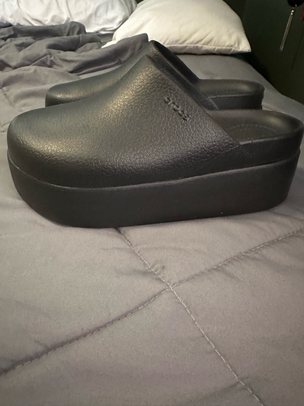 CROCS Black Slip-On Clog